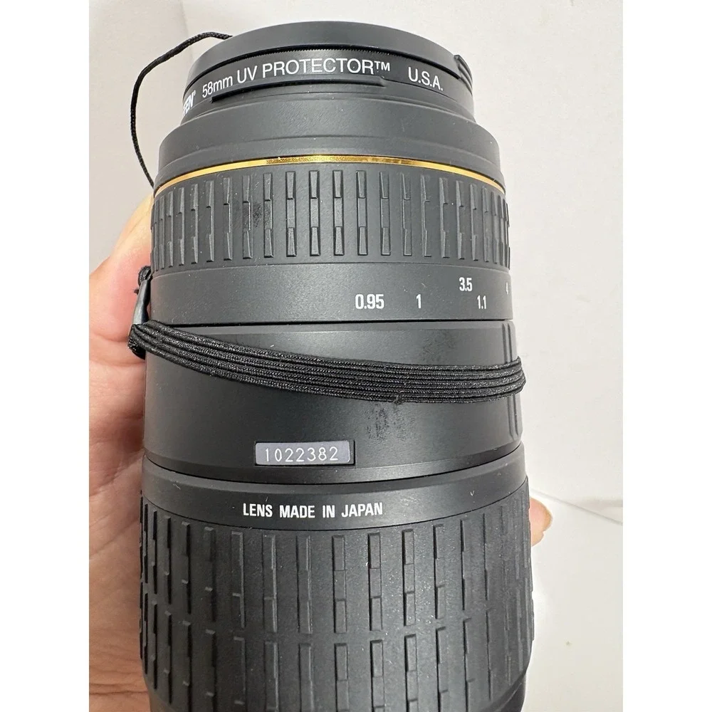 Sigma DG APO Macro‎ Super 70-300mm f/4.0-5.6 APO DG Lens With Leather Case